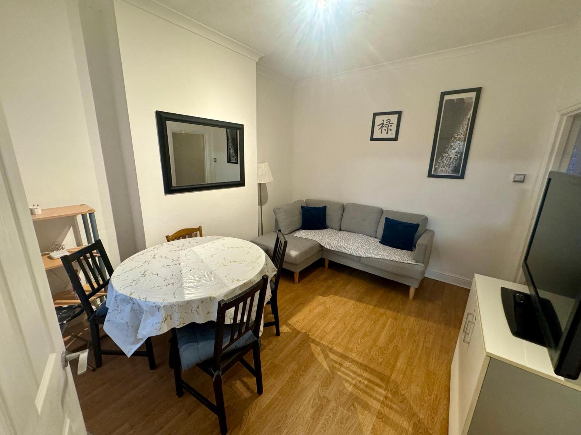 4 Bedroom House In Turnpike Lane/Wood Green Londra Exterior foto